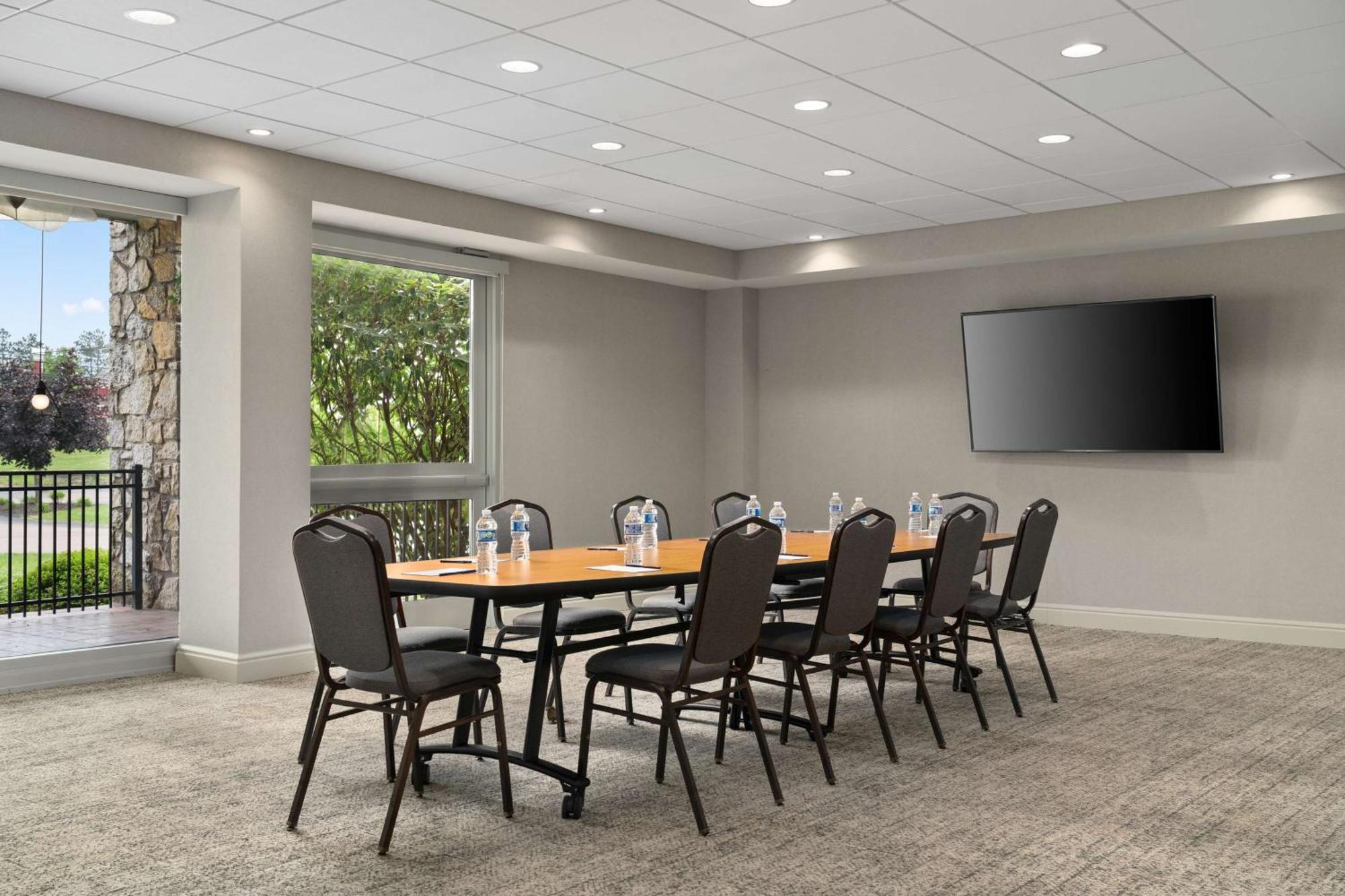 Doubletree By Hilton Pittsburgh Airport Otel Moon Township Dış mekan fotoğraf