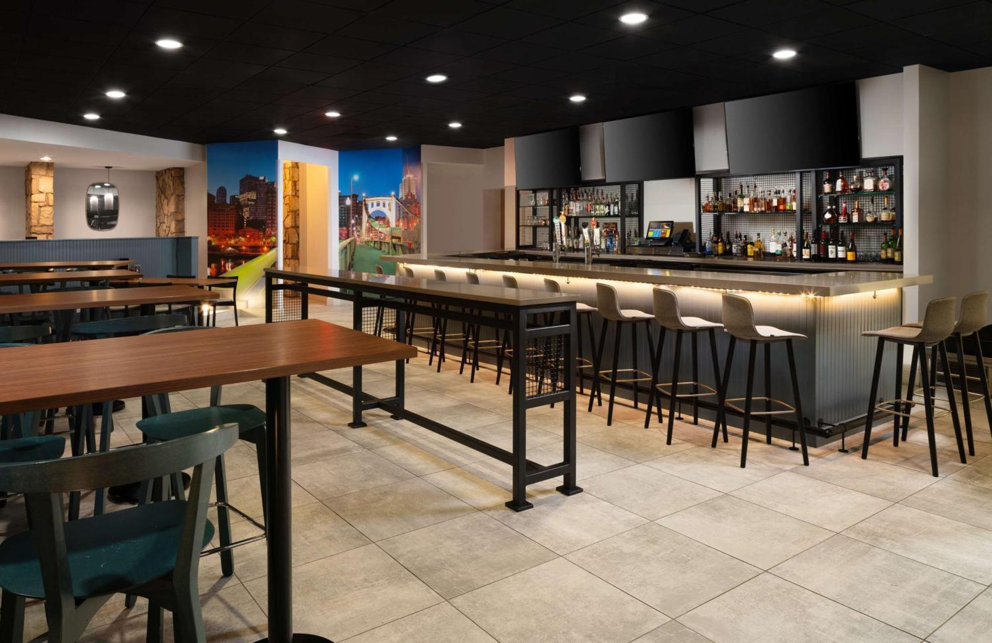 Doubletree By Hilton Pittsburgh Airport Otel Moon Township Dış mekan fotoğraf