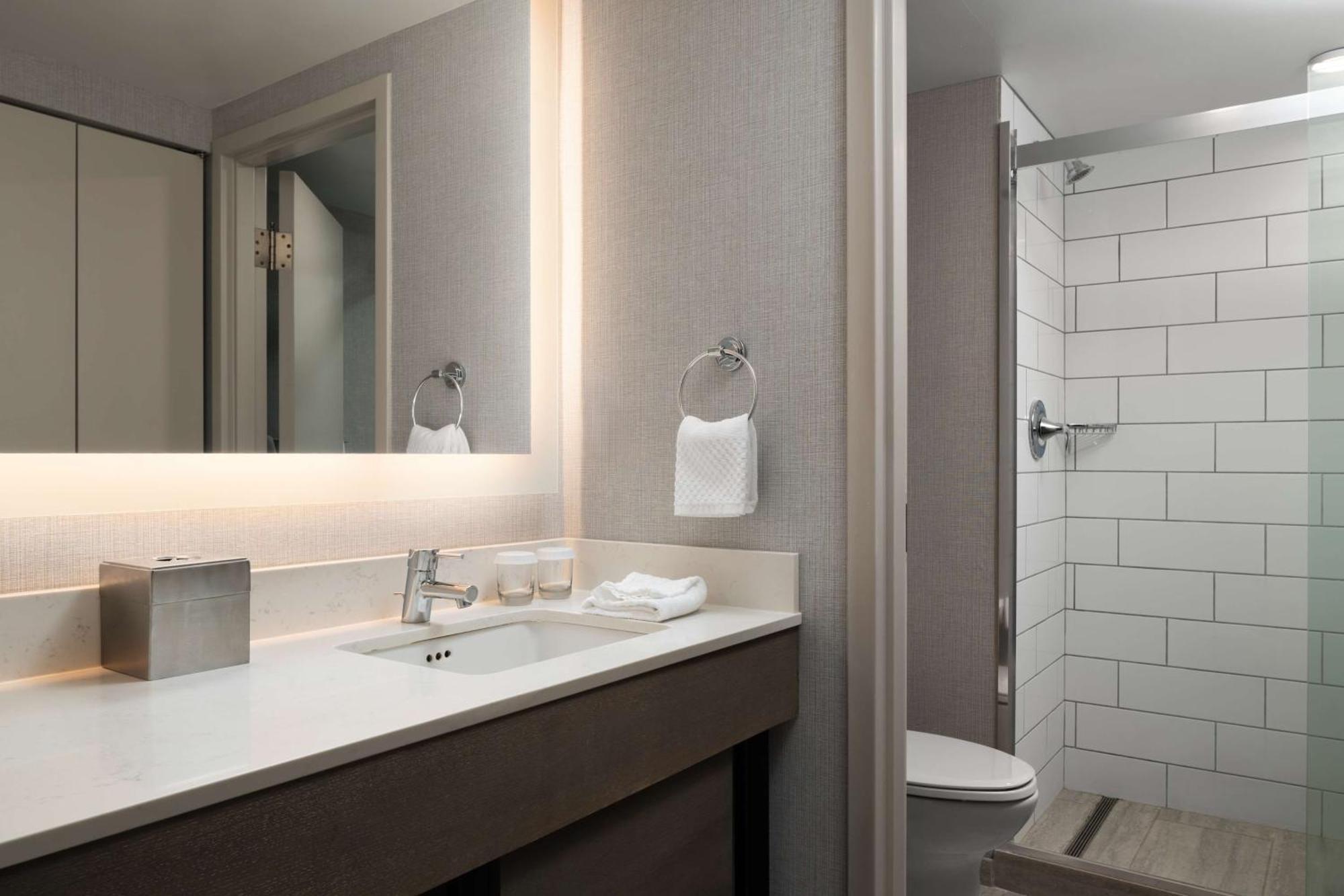 Doubletree By Hilton Pittsburgh Airport Otel Moon Township Dış mekan fotoğraf