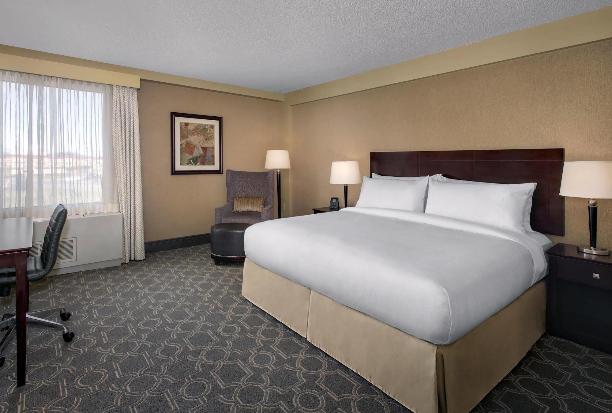 Doubletree By Hilton Pittsburgh Airport Otel Moon Township Dış mekan fotoğraf
