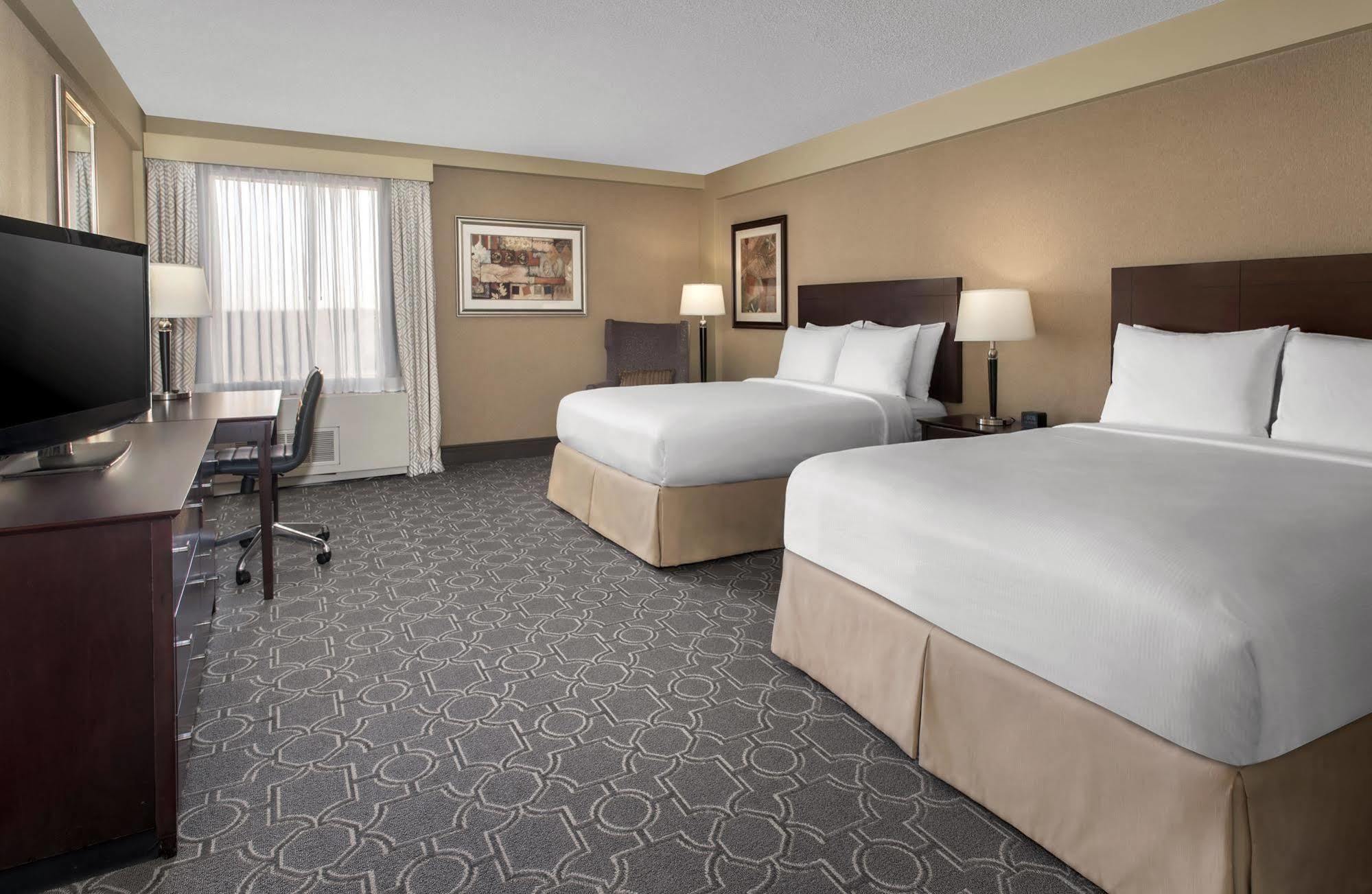 Doubletree By Hilton Pittsburgh Airport Otel Moon Township Dış mekan fotoğraf